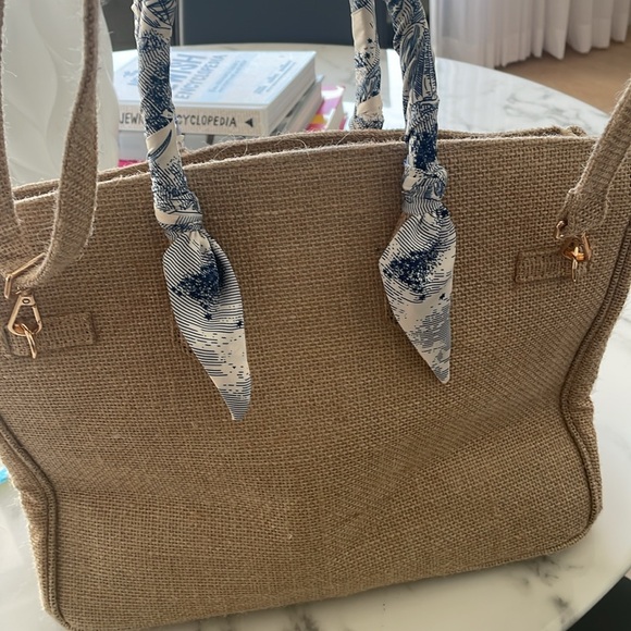 Wovan Tote with long strap included. Excellent conditions - Picture 6 of 6